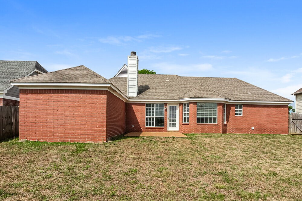Building Photo - 7234 Fox Creek Dr