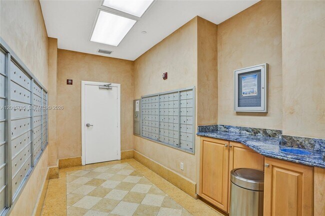 Building Photo - 6917 Collins Ave
