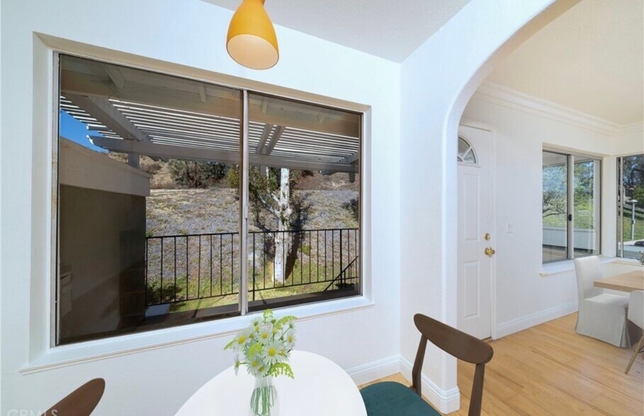 Building Photo - 25957 Via Pera