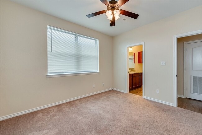 Building Photo - 1915 Dartmouth St