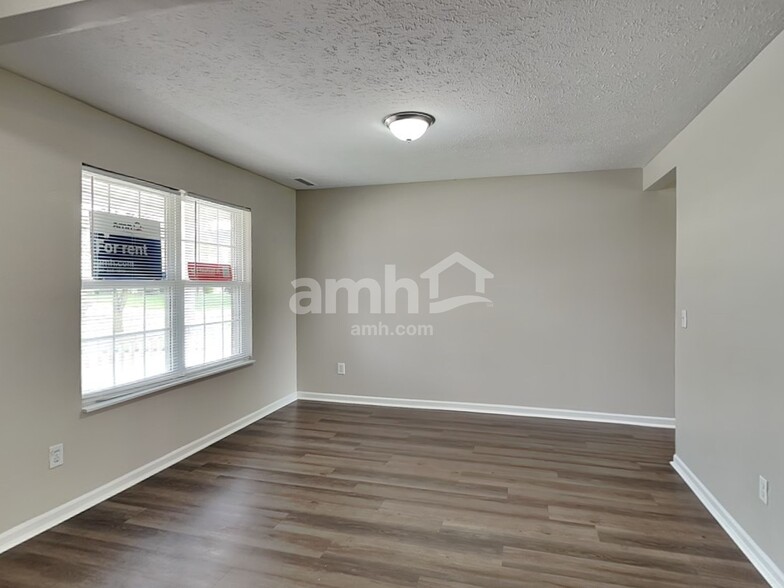 Building Photo - 10765 Standish Pl