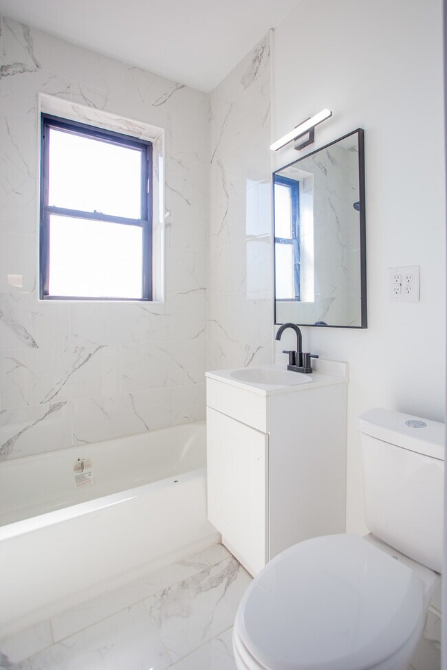 Building Photo - 7505 S Yates Blvd