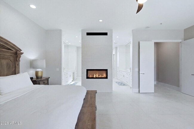 Building Photo - 6461 E Crested Saguaro Ln