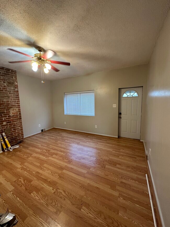 Building Photo - 322 Hancock St