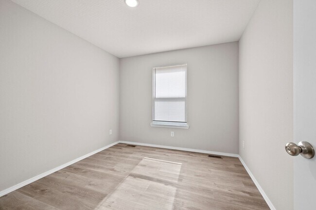 Building Photo - LEASING