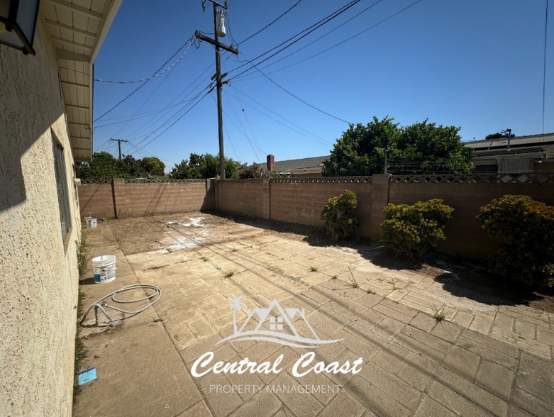 Building Photo - 0 W Camino Colegio