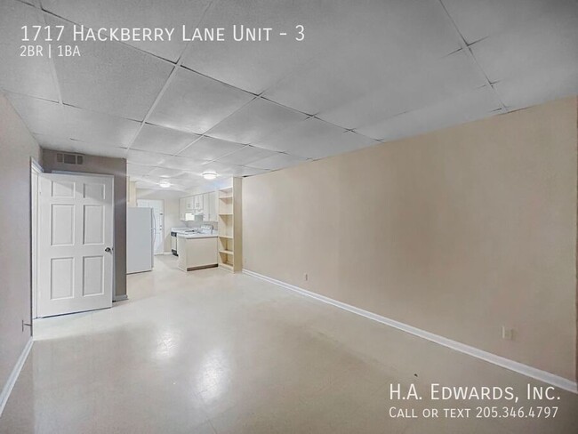 Building Photo - 1717 Hackberry Ln