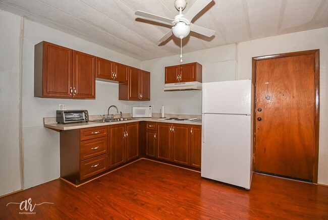 Building Photo - 302 Western Hills Dr