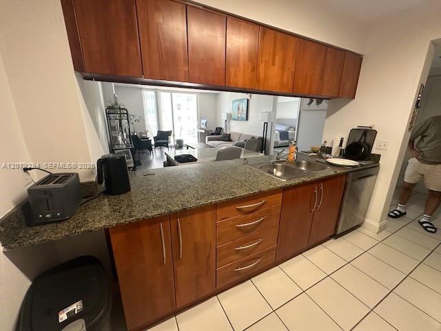 Building Photo - 1200 Brickell Bay Dr