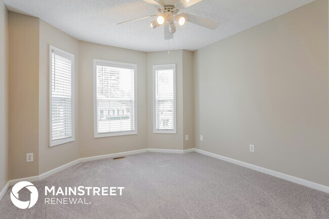 Building Photo - 305 Trestlewood Ln