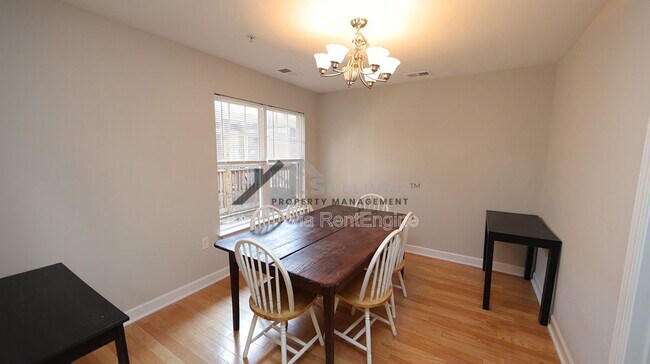 Building Photo - 929 Morreene Rd