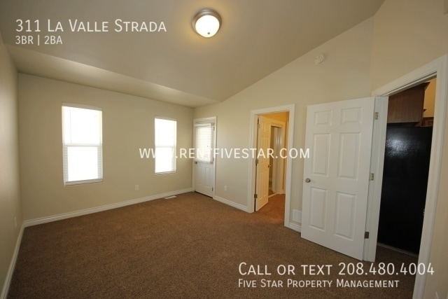 Building Photo - 311 La Valle Strada