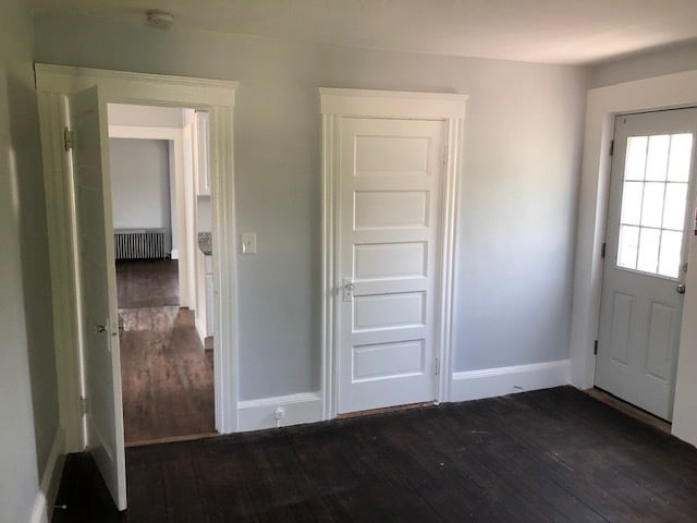 Building Photo - 93 1/2 Lake St