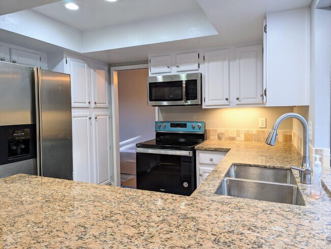 Building Photo - 6525 Idlewild Ct