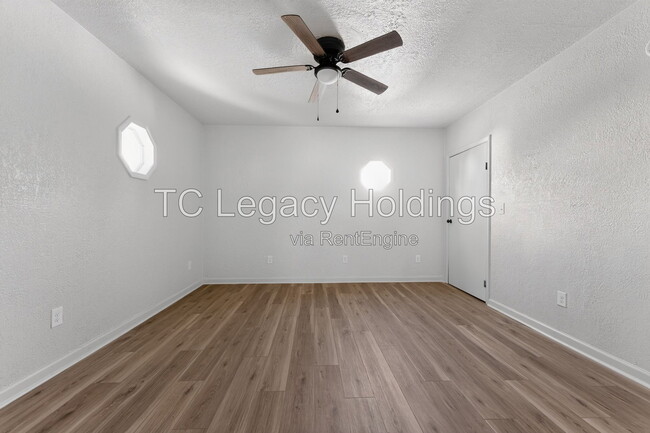 Building Photo - 200 Reeves Ave