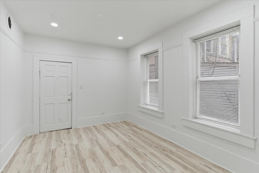 Building Photo - 2608 W Haddon Ave