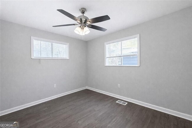 Building Photo - 2146 Brookview Dr NE