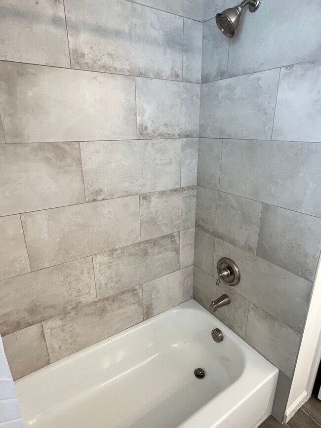 Building Photo - Remodeled Home Near Downtown Chandler!