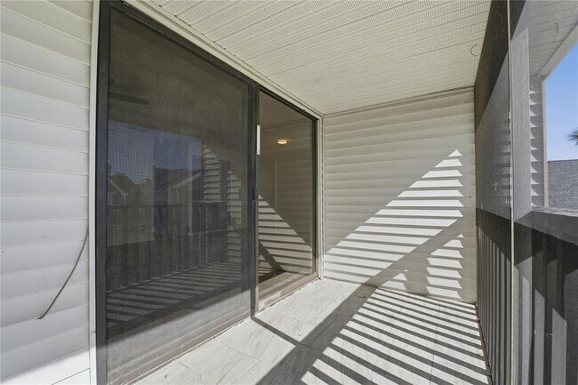 Building Photo - 643 Haven Pl