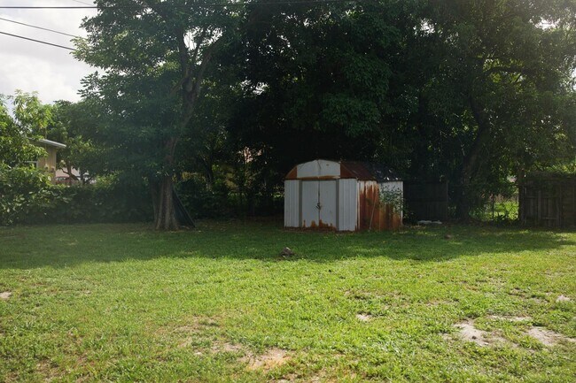 Building Photo - 5649 S 37th Ct