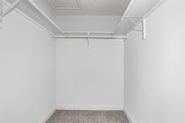 Building Photo - 9707 Richmond Ave.