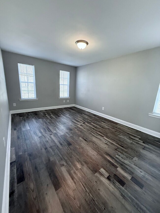 Building Photo - Shannon (Rome) Bungalow available to move in tomorrow!