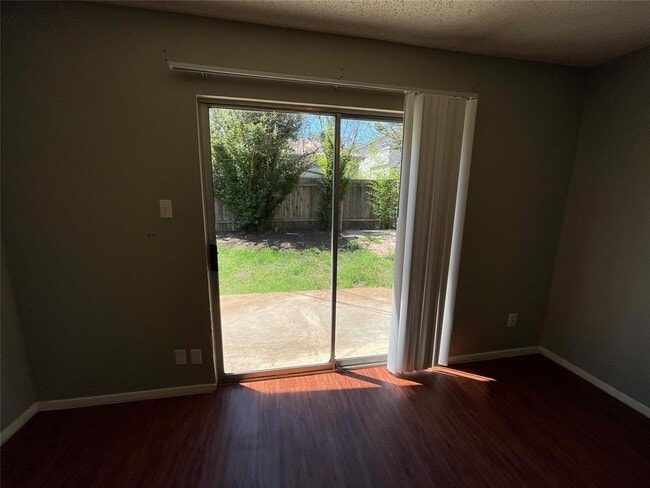 Building Photo - 7214 Lilac Ln