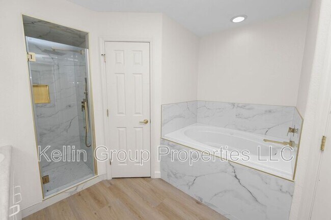 Building Photo - 3284 Sanoma Dr