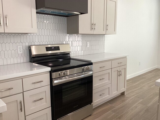 Building Photo - 601 Cata Dr