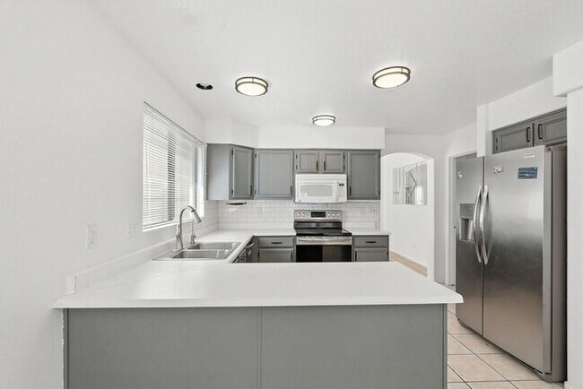 Building Photo - Great single family home!