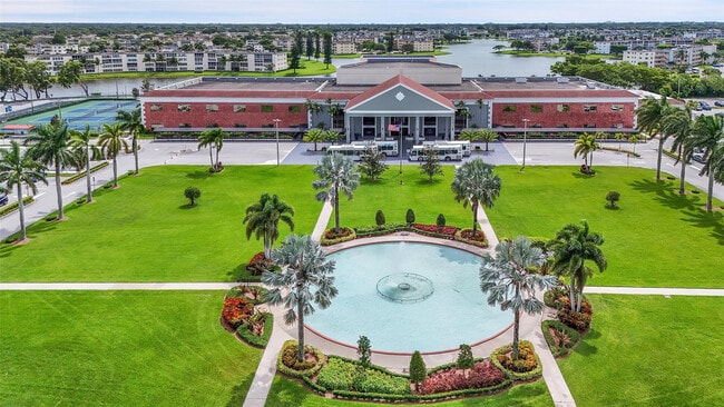 Building Photo - 486 Fanshaw L