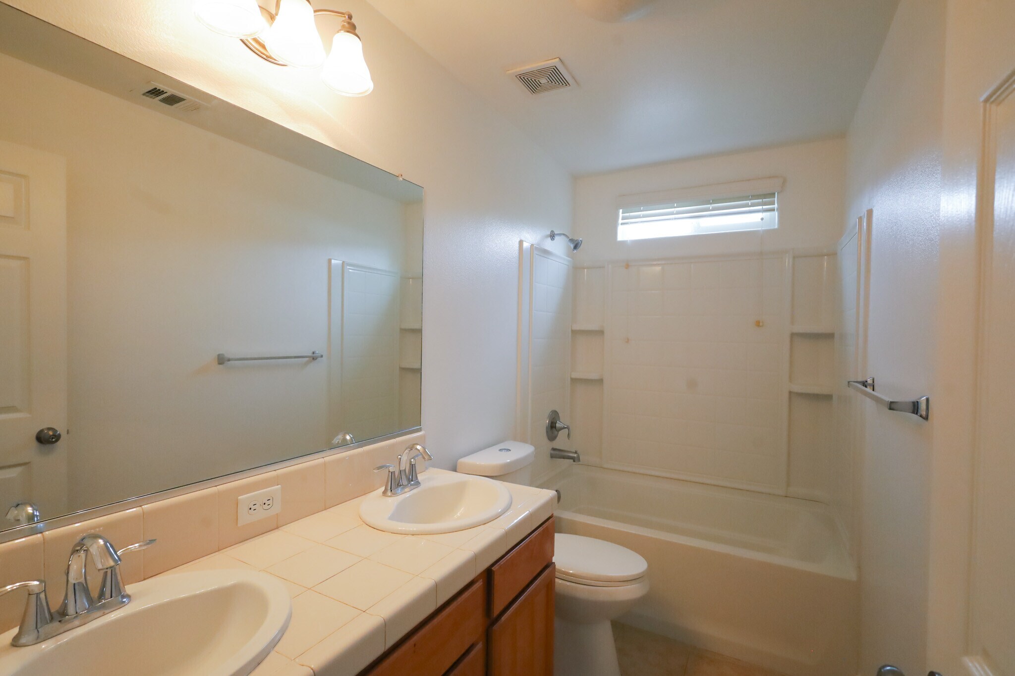 Building Photo - 6673 E El Monte Way