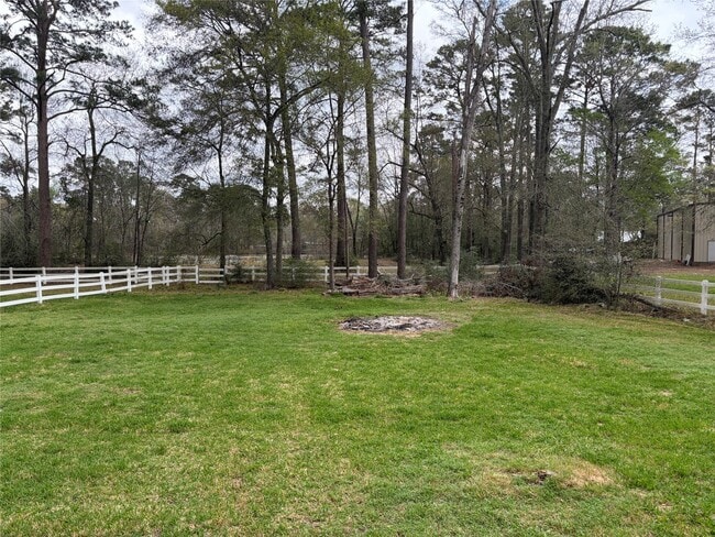 Building Photo - 15435 Esther Dr