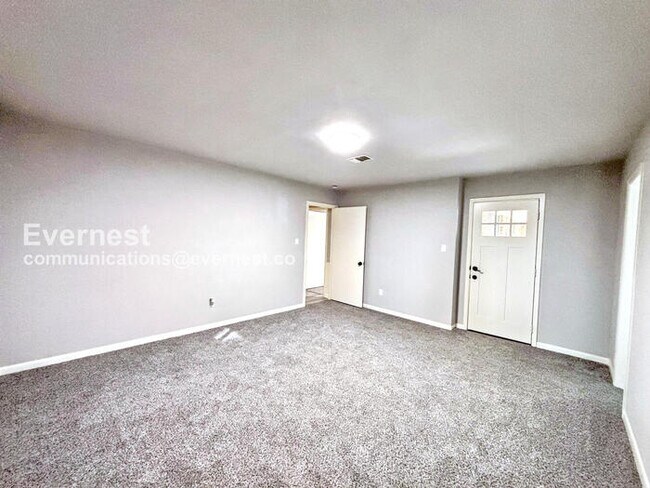 Building Photo - PROMO: Get $500 off the first month’s rent when you sign the lease today!! / Spacious Home with G...