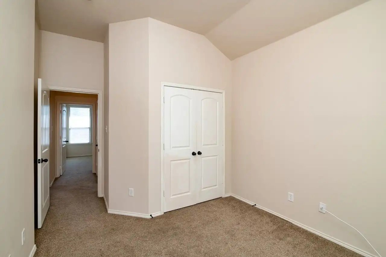 Building Photo - 393 Orbit Dr
