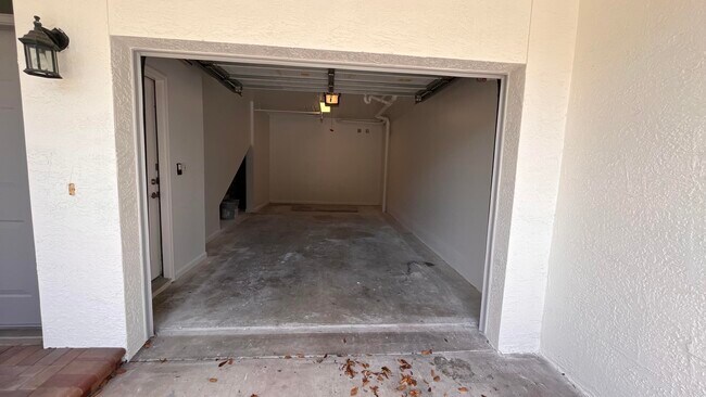 Building Photo - 2048 Alta Meadows Ln