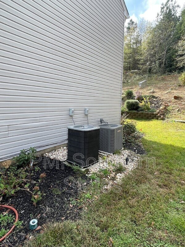 Building Photo - 16 Evonvale Ct