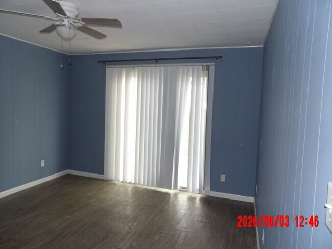 Building Photo - 3 bedroom house