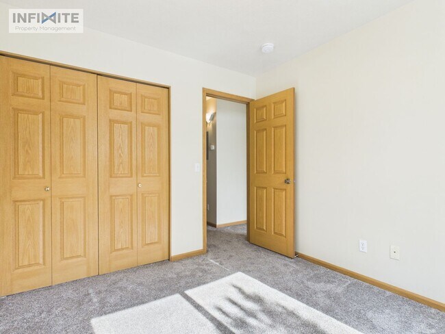 Building Photo - Cozy 3 Bedroom Home with 2-Car Garage in Prime West Bozeman Location