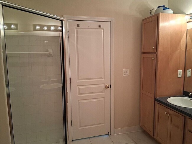 Building Photo - 375 Highland Ave NE