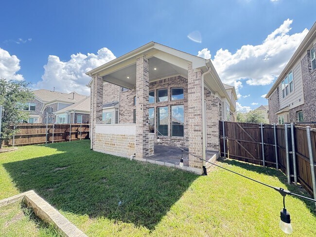 Building Photo - 7952 Ashwood Ln