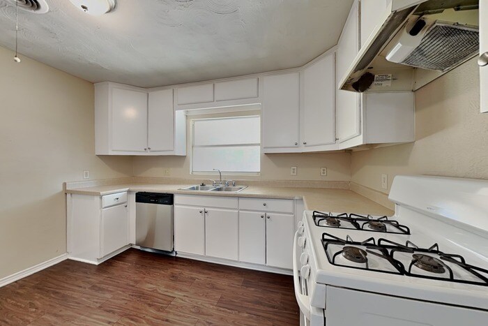 Building Photo - 13605 Janwood Ln