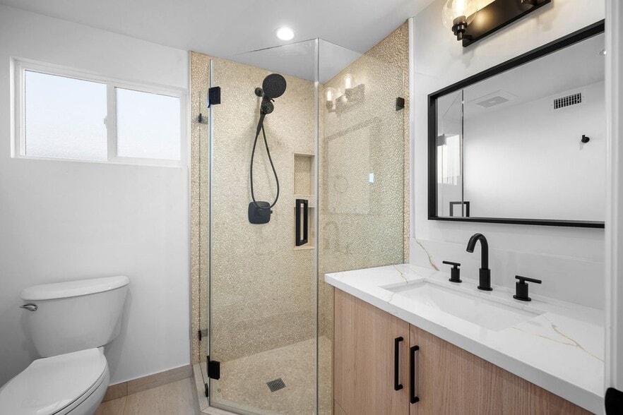 Building Photo - 10657 Knapp St