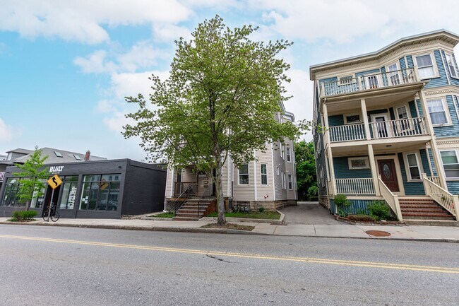 Building Photo - 279 Concord Ave