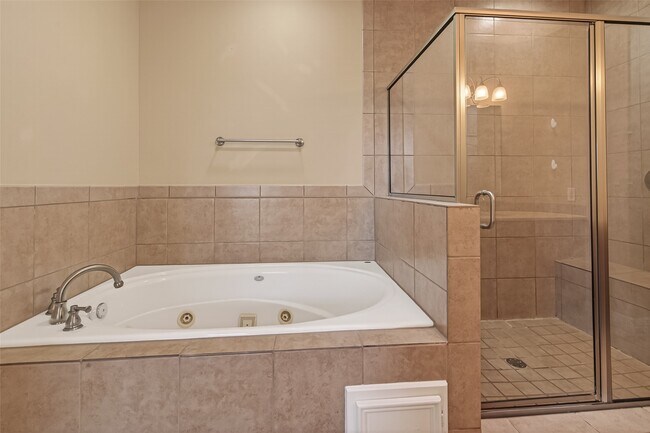 Building Photo - 2063 W 14th 1/2 St