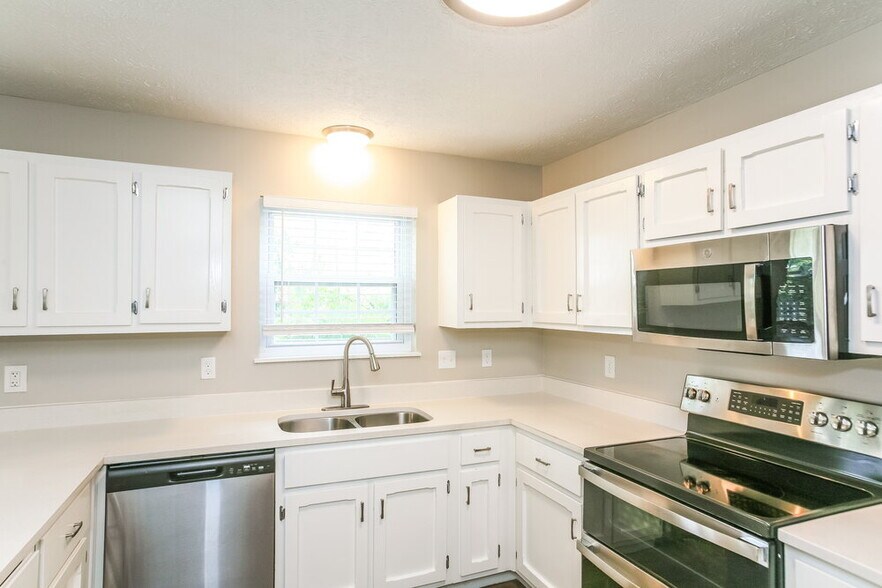 Building Photo - 8842 Ginnylock Dr