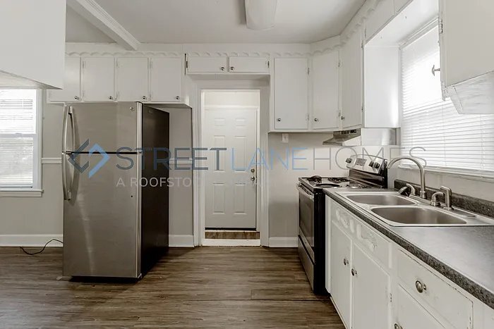 Building Photo - 209 Peachtree Cir