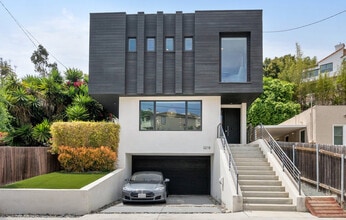 Building Photo - 3218 Ibis St