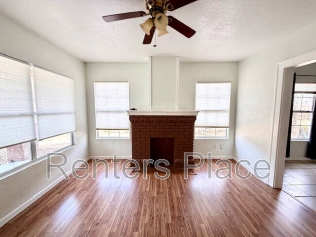 Building Photo - 1231 N Boston Pl