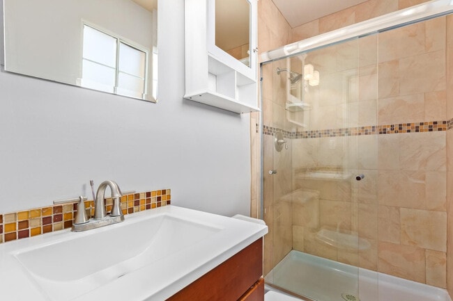 Building Photo - 1918 E Palmcroft Dr